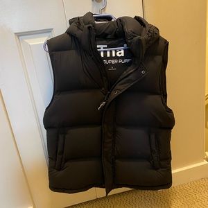 Aritzia super puff vest